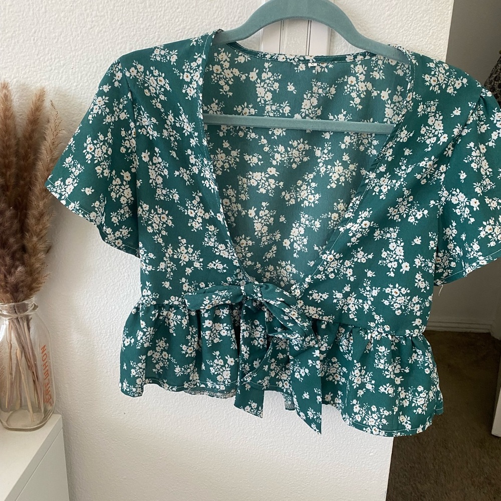 Ditsy Floral Print Tie Front Ruffle Hem Blouse
